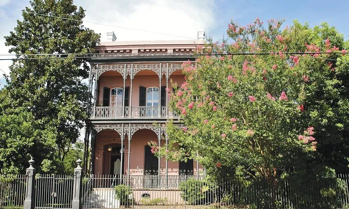 New Orleans Homes of the Rich and Famous Tour of the Garden District