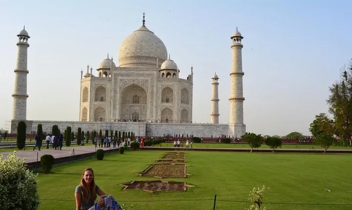 Private Sunrise Taj Mahal Tour by Car