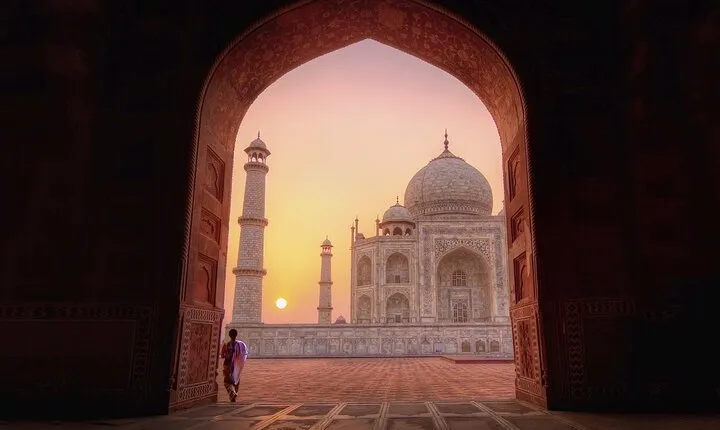 Private Taj Mahal Day Tour from Delhi by Car