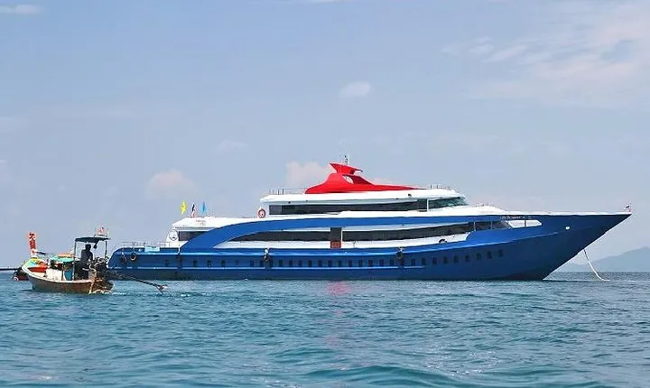 Phi Phi Island Tour by Big Boat by Royal Jet Cruiser (First Class)