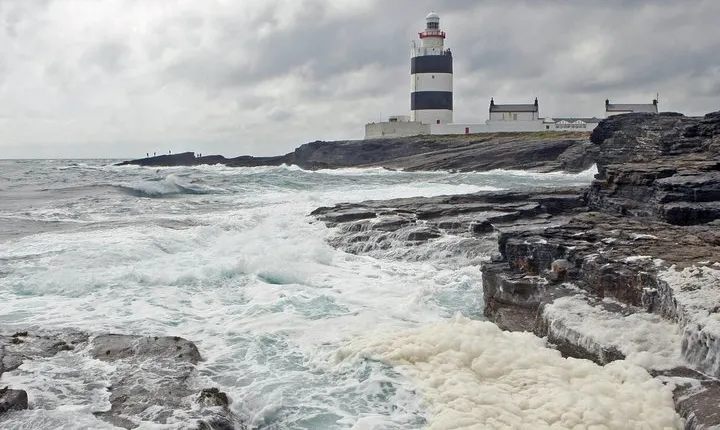 Skip the Line: Hook Lighthouse Entrance Ticket and Guided Tour
