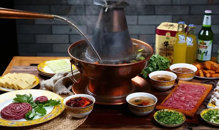 Authentic Lunch or Dinner Tour in Beijing's Best Hidden Spots