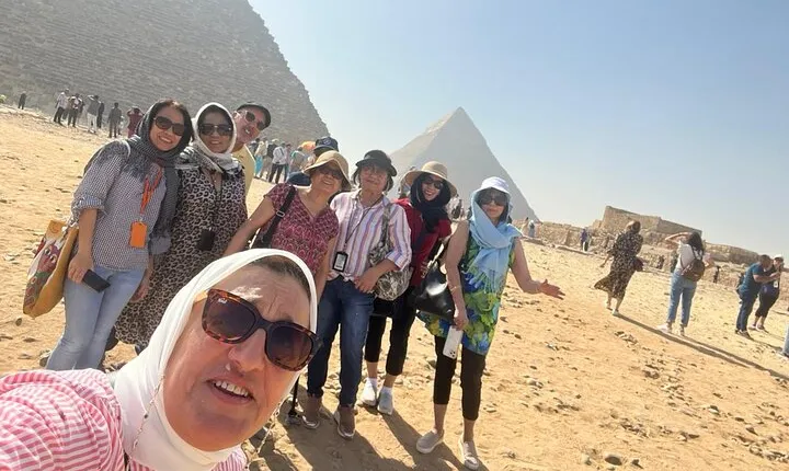 Private Tour to The Pyramids Egyptian Museum & Bazaar from Cairo