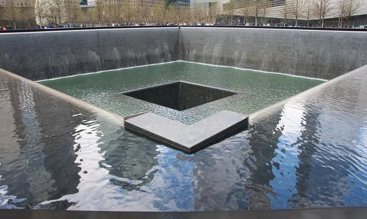 9/11 Memorial at World Trade Center and Financial District Walking Tour