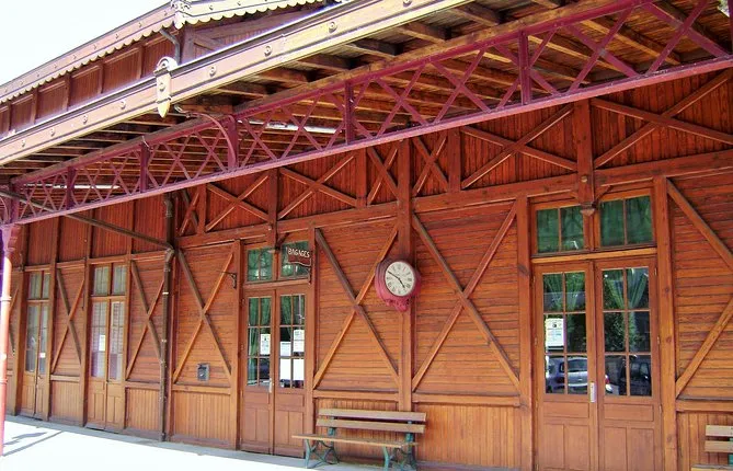 If Cauterets was told to me ... guided tour just for you and your tribe!