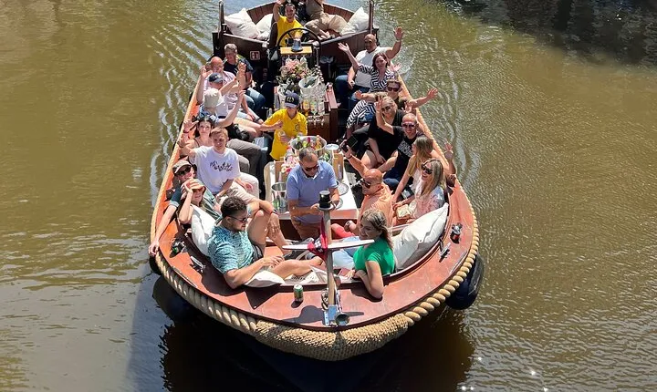 Amsterdam Luxury Boutique Boat tour with Unlimited Beer and Wine