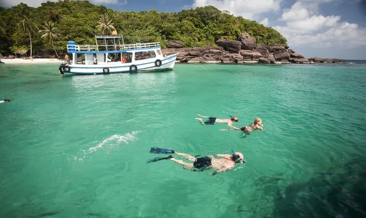 Full Day Guided Snorkeling and Fishing Tour in Phu Quoc 