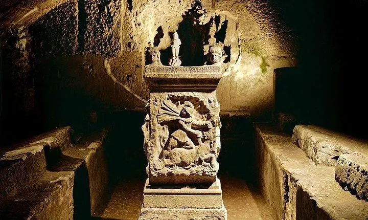 Underground Rome: Saint Clement's and Roman Houses Private Tour