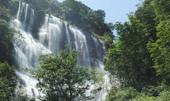 Private Day Tour to Qianlonggou Waterfall and Xitou Village from Guangzhou