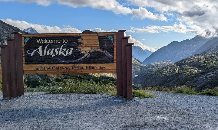 Skagway City & Summit Tour