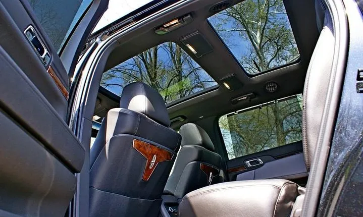 Chicago Transfer to O'Hare & Midway Airport - Luxury Sedan