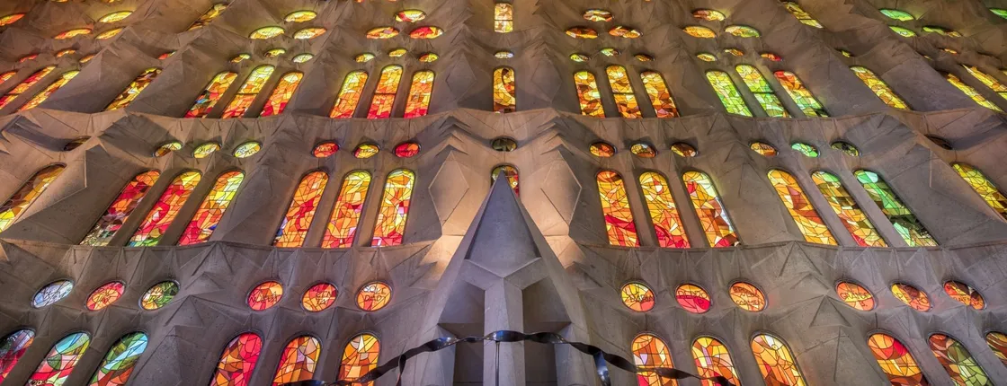 Small-group guided tour of the Sagrada Familia in Barcelona with priority access