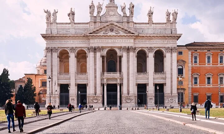 2h30 Tour of Rome Cathedral and Holy Stairs