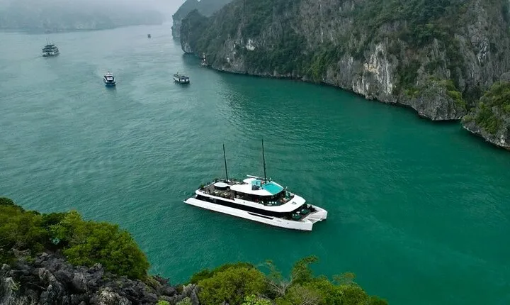 Halong Catamaran Premium Day Cruise with Jacuzzi