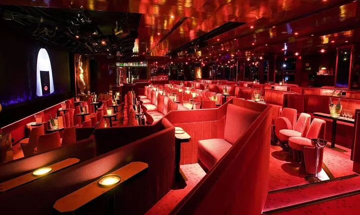 Private Cabaret Tour with Lunch Cruise and Airport Transfers