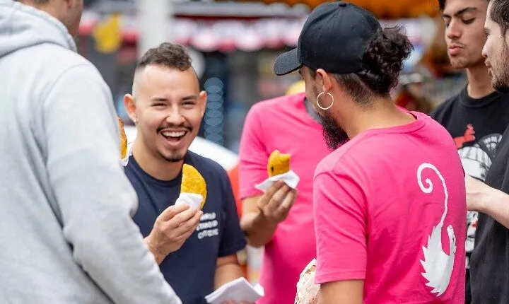 Traditional food tasting activity in Envigado