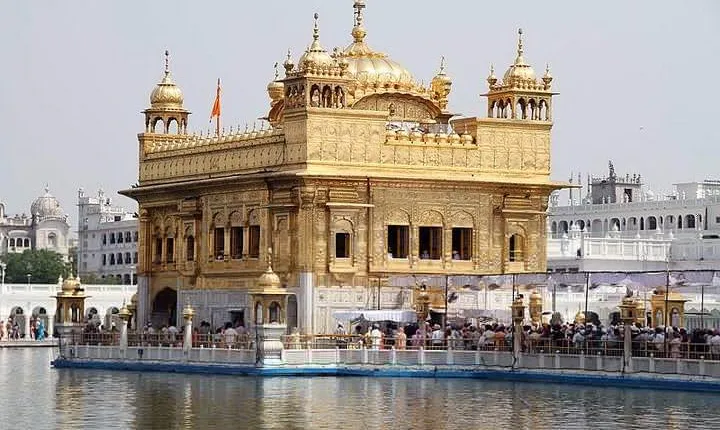 Private 2-Day Tour to Golden Temple and Amritsar from Delhi by Train