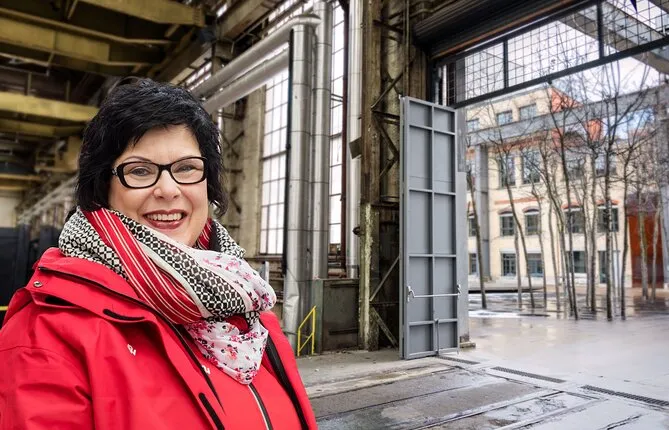2-hour tour through the former industrial area Sulzerareal