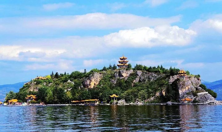 Full-Day Private Tour to Fuxian Lake from Kunming with Lunch