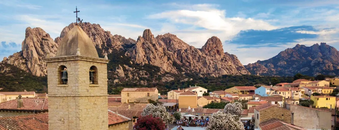 Guided tour of Costa Smeralda with Porto Cervo and beach time