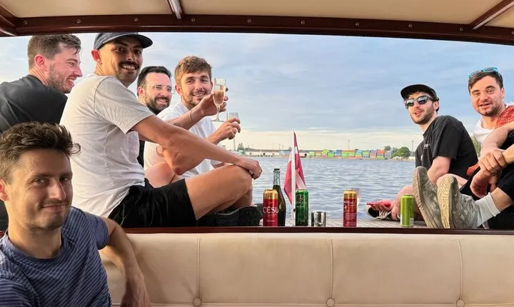 Riga: Private Riga canal boat tour with Riga Black Balsam