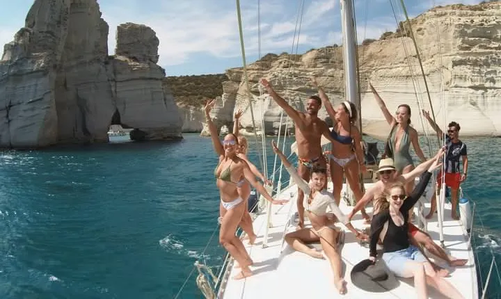 Milos Small-Group Full-Day Cruise with Snorkelling and Lunch