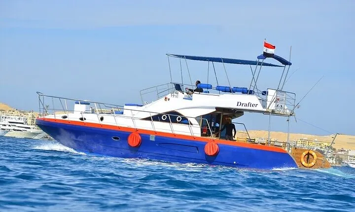 Private Dolphin House Boat Tour with Snorkeling & Lunch– Hurghada