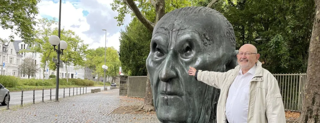 City tour through Bonn on the trail of the KGB, Stasi and Co