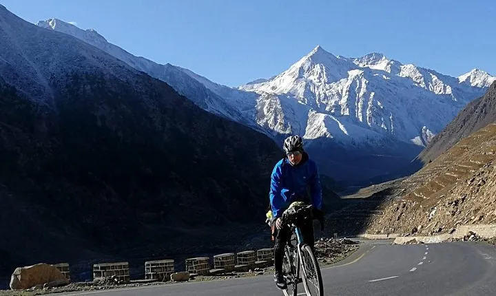 Karakoram Highway Cycling Tour