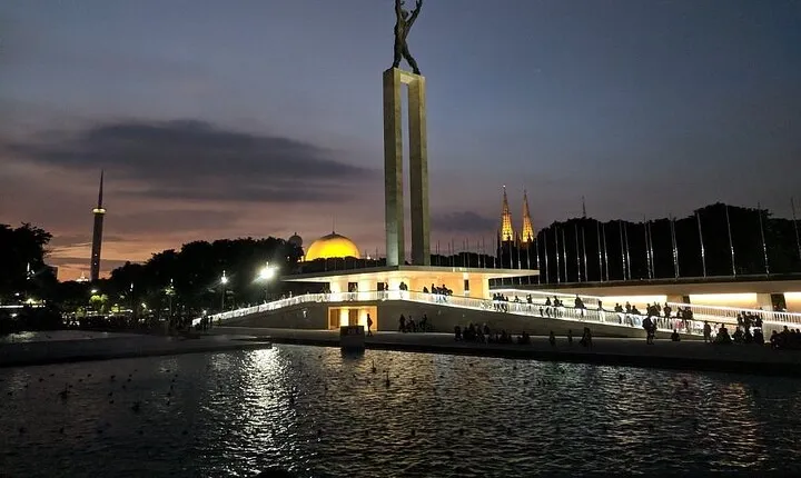 Halfday Batavia by Night with dinner at Cafe Batavia & souvenir