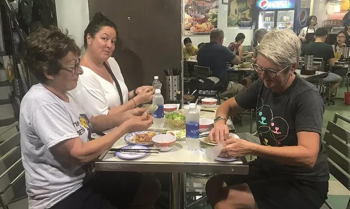 Hue Street Food Guided Tour with Local Expert
