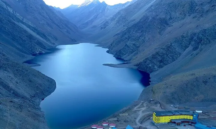 Laguna del Inca Portillo and Viña San Esteban Private Tour with Wine Tasting