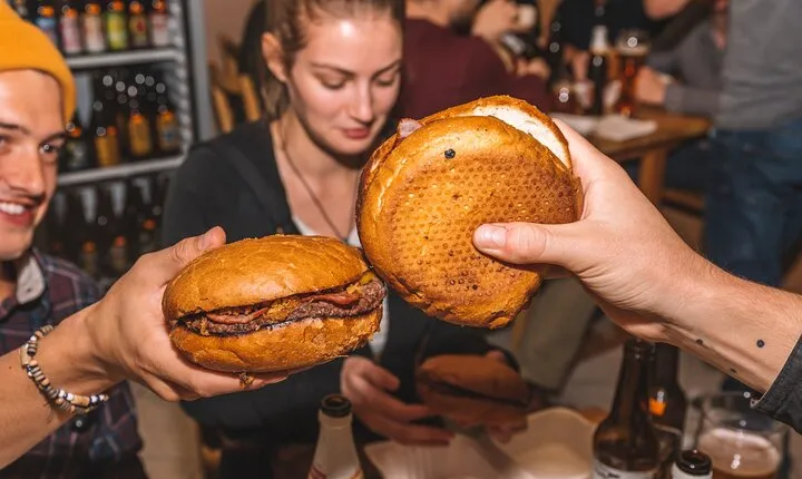 Alternative bar tour with dinner in the art district
