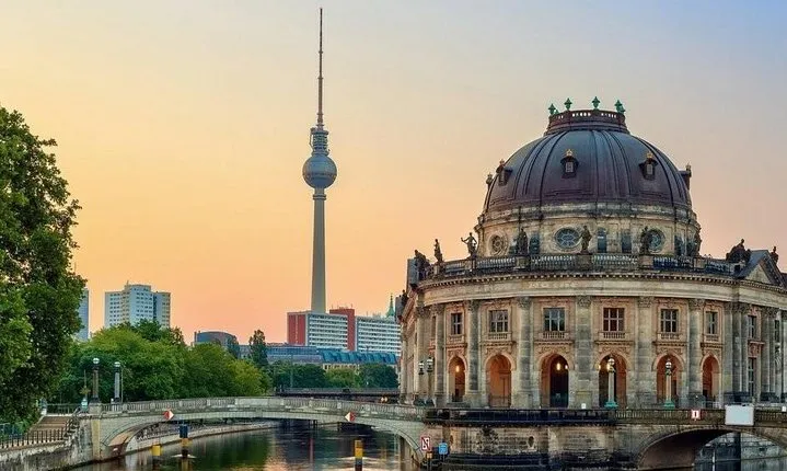Join-in Shore Excursion: Berlin Highlights and Sachsenhausen