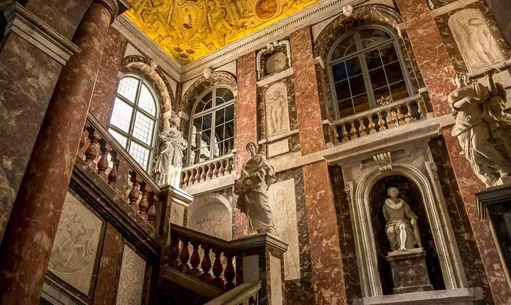 Half Day VIP Stockholm Tour With Drottningholm Castle