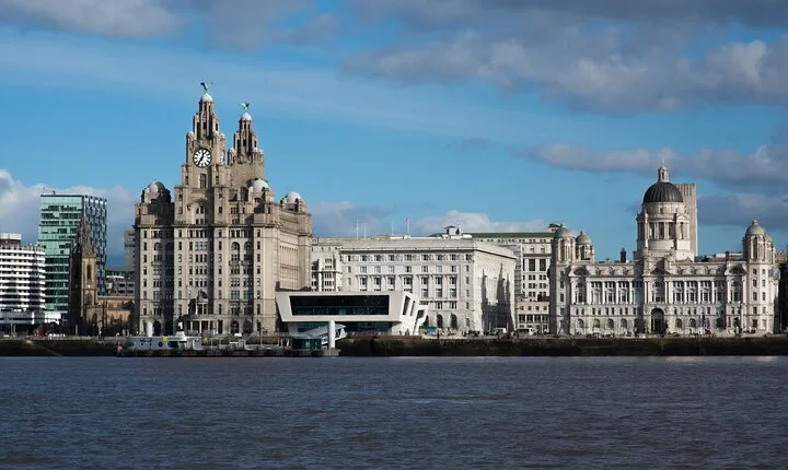 Liverpool Uncovered: 2 Hours Tailored Private Walking Expedition