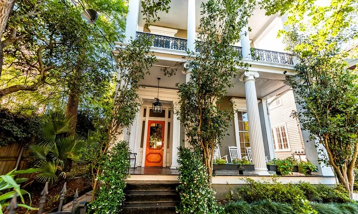 New Orleans Small Group Garden District History and Architecture Tour