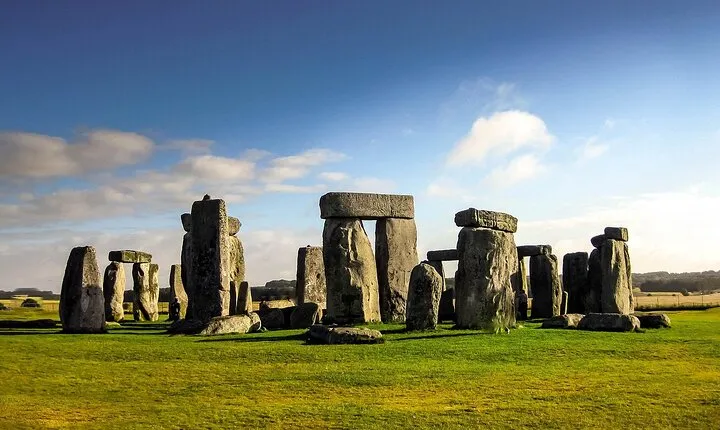 Private Tour to Stonehenge, Bath and The Cotswolds Luxury Minibus