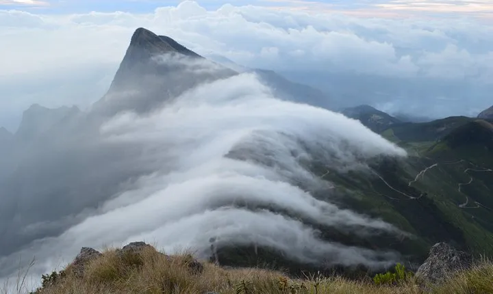 Kolukkumalai Trekking with Night stay in Tent
