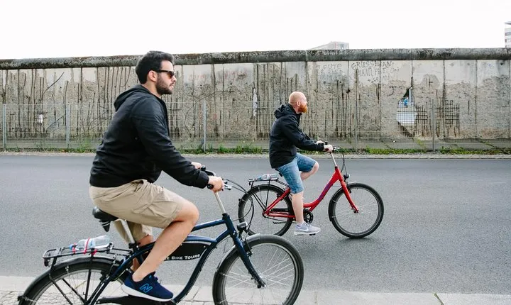 Berlin Historical Bike Tour: Berlin Wall and Cold War