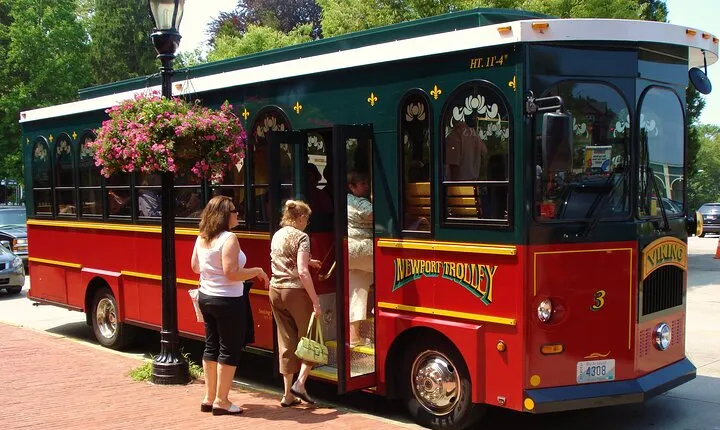 Newport Trolley Tour with Marble House - Viking Tours