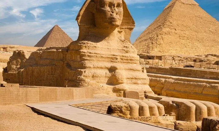 Full-Day Trip from Hurghada to Giza Pyramids & Egyptian Museum