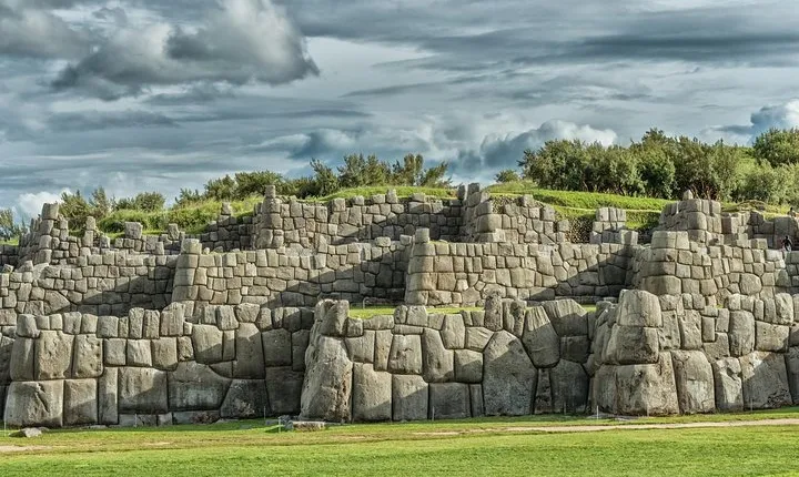 4 Day- Cusco Sacred Valley - Machupicchu and Rainbow Mountain