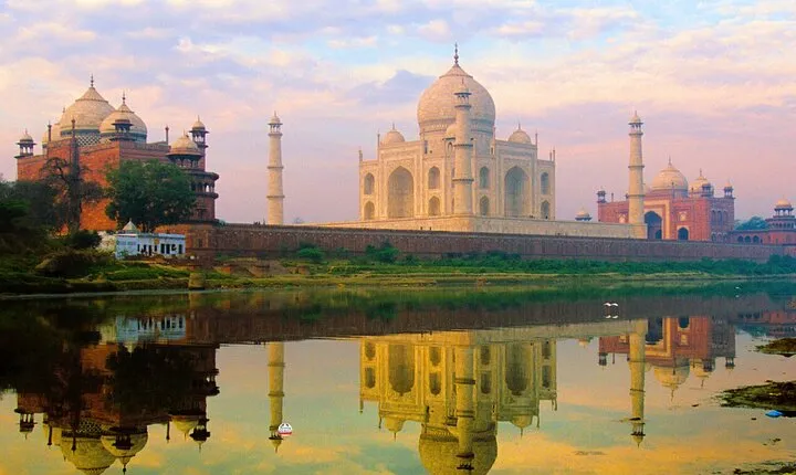 Taj Mahal Sunrise Tour from Delhi