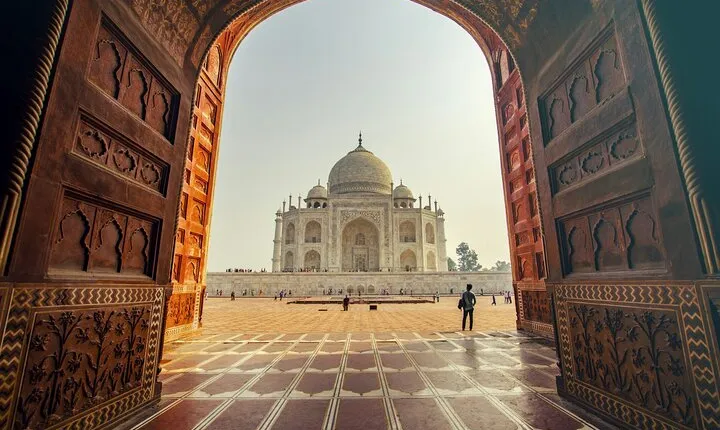 From Delhi: Taj Mahal and Agra Private Tour by Express Train