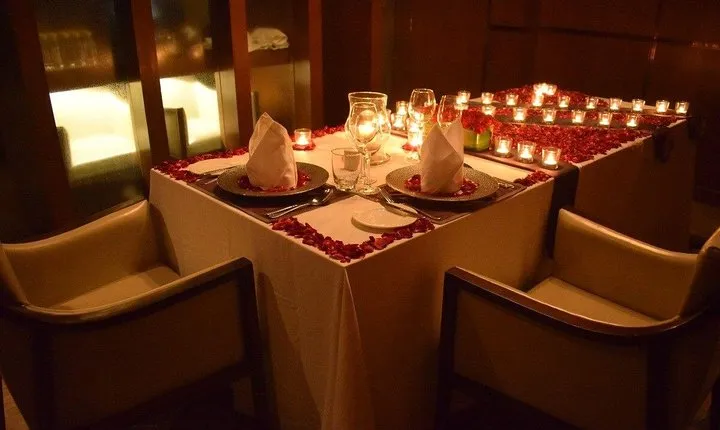 Instagram Photoshoot With Romantic Dinner Date - Private Dining at Roseate