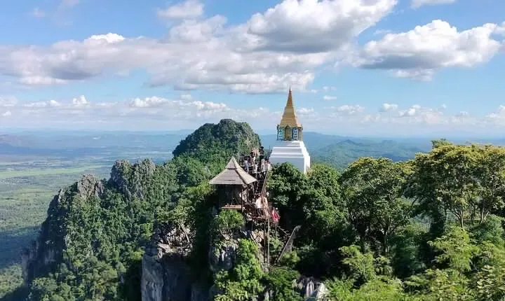 A mountain top temples Wat Chalermphrakiat Lampang
