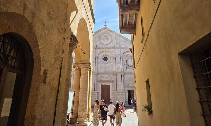 Val d'Orcia Full Day Tour Pienza Montepulciano and Wine Tasting