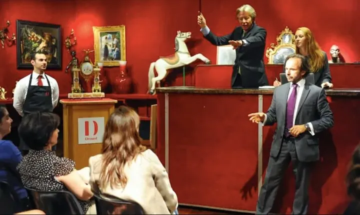 Discover Hidden World of Parisian Auctions — By the Opéra Garnier