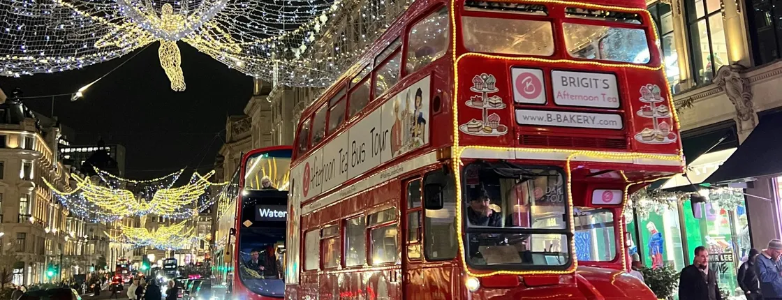Afternoon tea bus tour of London